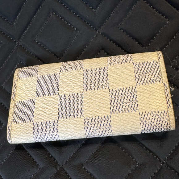 Louis Vuitton Damier Azure Key Holder - Picture 2 of 9